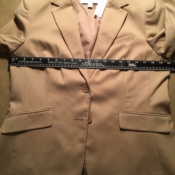 𝅺new YORK & COMPANY STRETCH Career Blazer Jacket, CAMEL, NWT, Size 14 - Picture 4 of 9